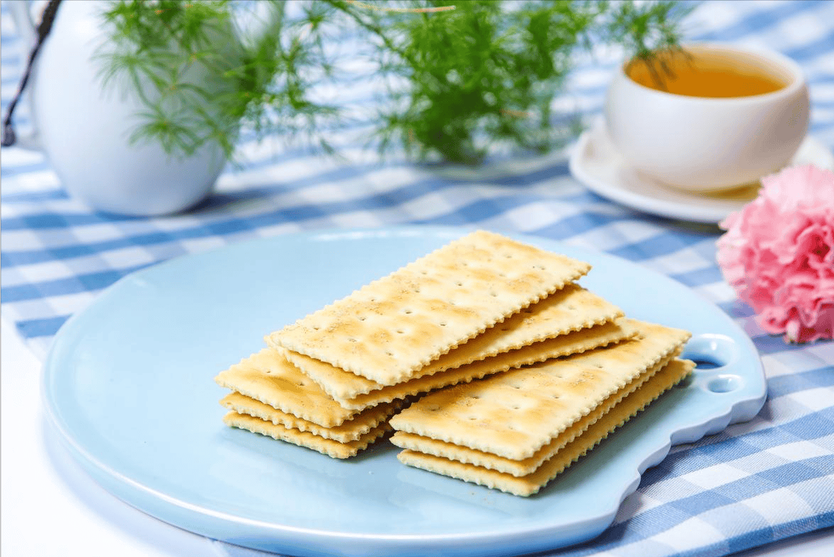 苏打饼干咸滋滋，碳酸氢钠中和面团酸味