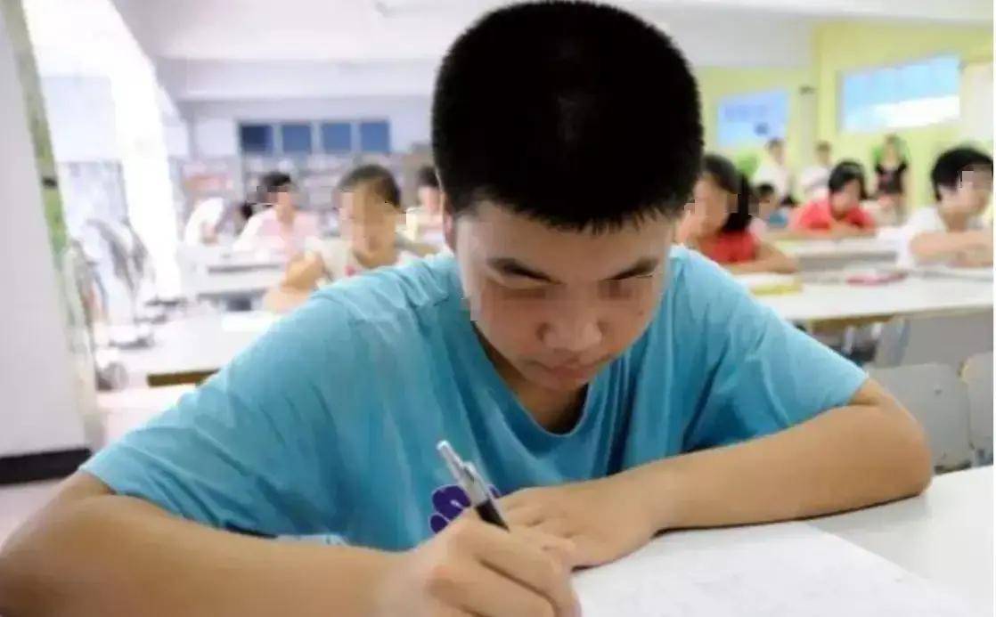 老师诬陷我考试作弊，之后每次考试都交白卷，高考后我考上了清华