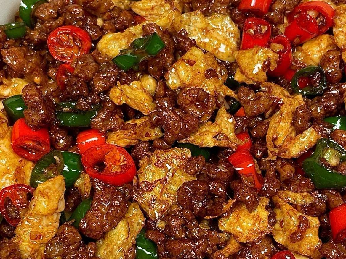 谁发明的神仙吃法？尖椒肉沫炒鸡蛋，好吃到舔盘子！