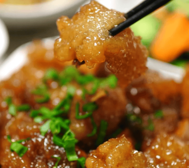 入味剔透油而不腻，山粉圆子烧肉暖透秋冬餐桌