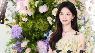 陈都灵穿淡黄碎钻吊带裙 妆容清透神态温柔氛围感拉满