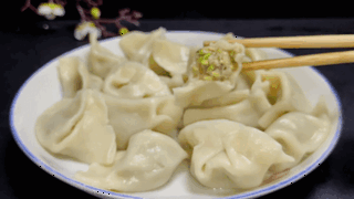 夏天包饺子,快试试这个馅!夏季时蔬和鲜肉的搭配,更鲜香、更有好口感,一口一个一盘不够吃
