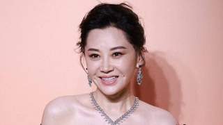 “许晴”太丰满了！穿抹胸裙凹凸感藏不住，我感慨资本果然会选人