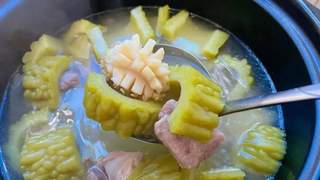 鲍鱼苦瓜汤：清热祛火滋阴润燥益胃生津