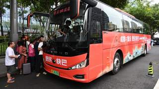 被高铁“逼退”的大巴车，换了个活法