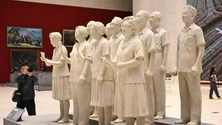 中国国家博物馆经典革命美术展亮相中央一号大厅