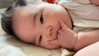 宝宝这4个小动作 暗藏高智商信号