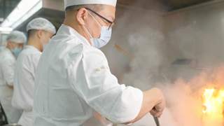 专访陶陶居总厨李法生：半世烟火守本味 传粤菜传承之道