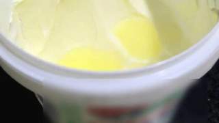 酸奶开封后冒黄水能不能喝？别再搞错了