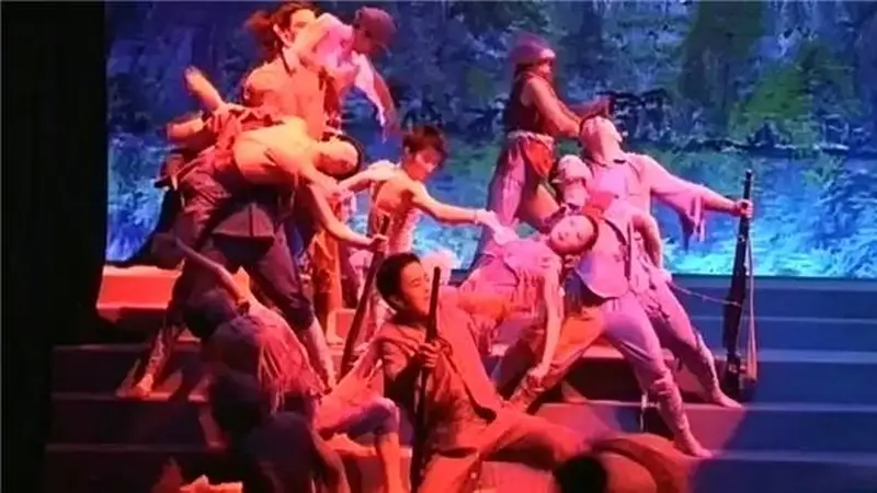 七一回望：中国歌舞编导夏冰成长路上的火凤凰