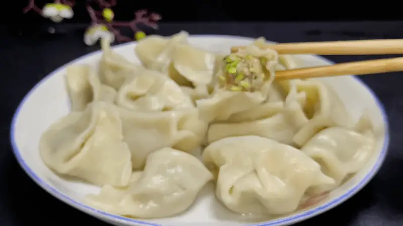 夏天包饺子，快试试这个馅！夏季时蔬和鲜肉的搭配，更鲜香、更有好口感，一口一个一盘不够吃