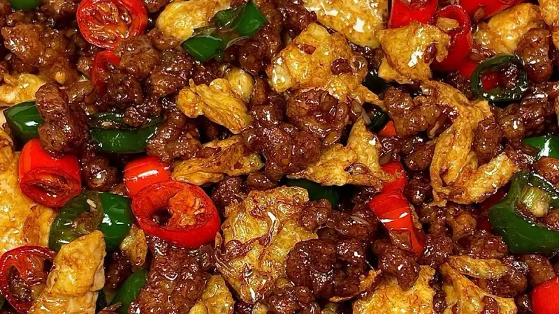 谁发明的神仙吃法？尖椒肉沫炒鸡蛋，好吃到舔盘子！