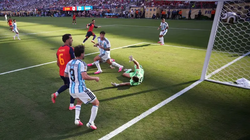 费兰-托雷斯加时补射破门 西班牙1-0领先阿根廷