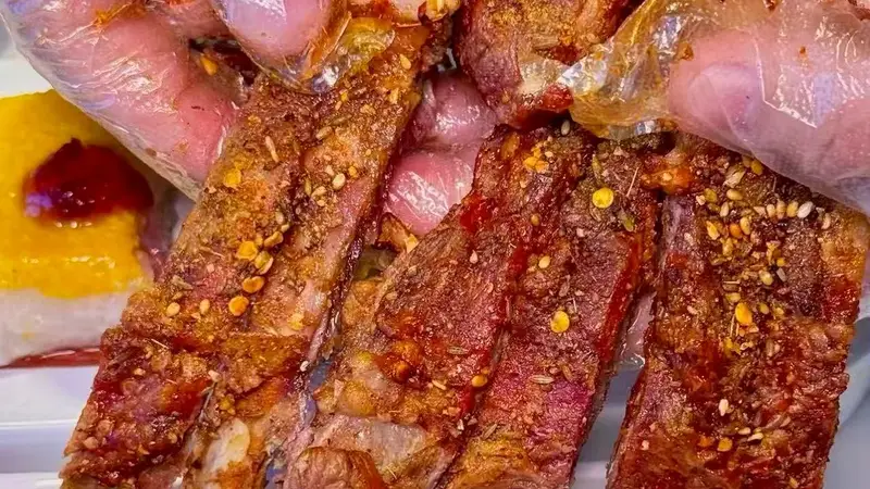 张北烤羊排烤羊腿避坑指南 福洋洋吉祥草原手把肉引客打卡