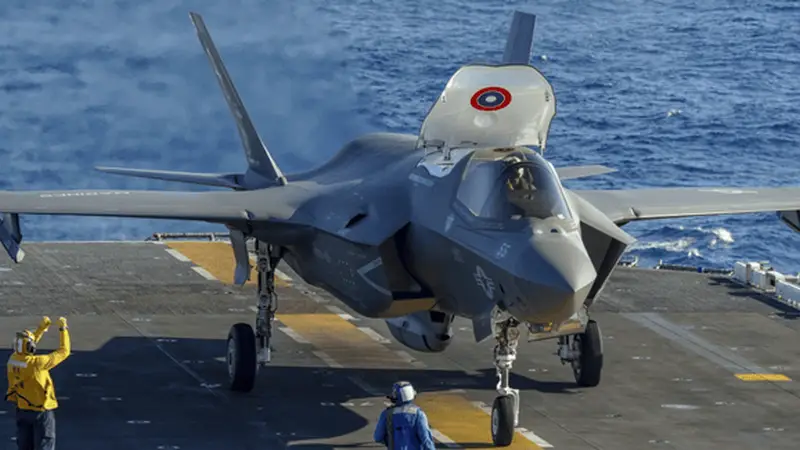 八一建军节前夕美军F-35B战机坠毁 造成超亿美元损失