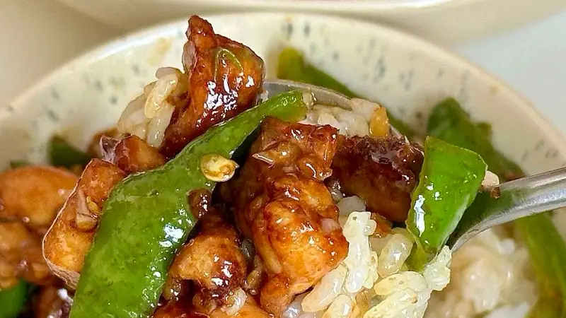 青椒小炒鸡做法出炉 焦香嫩滑超下饭
