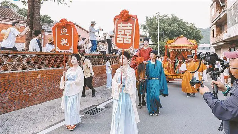 同安同字厝迎来别样中式传统婚礼，古厝活化利用走出新路子