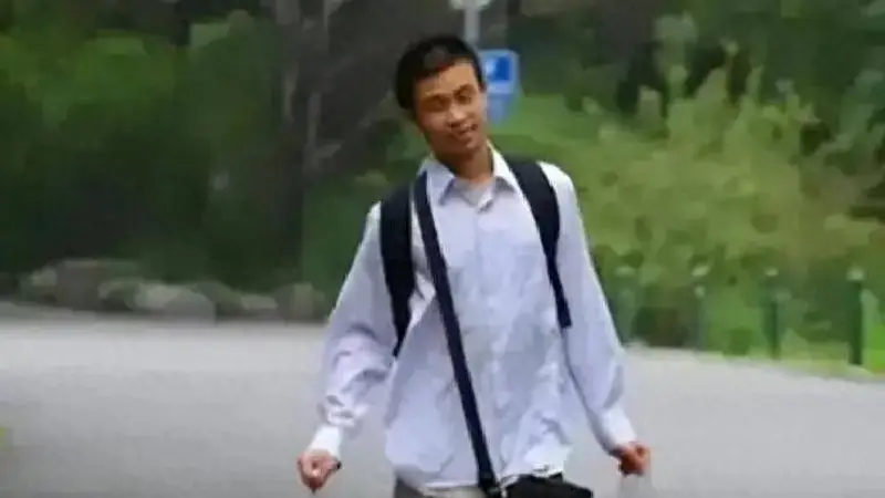 韦东奕妈妈露面了!干一辈子讲师没评上教授,儿子却成了"韦神"