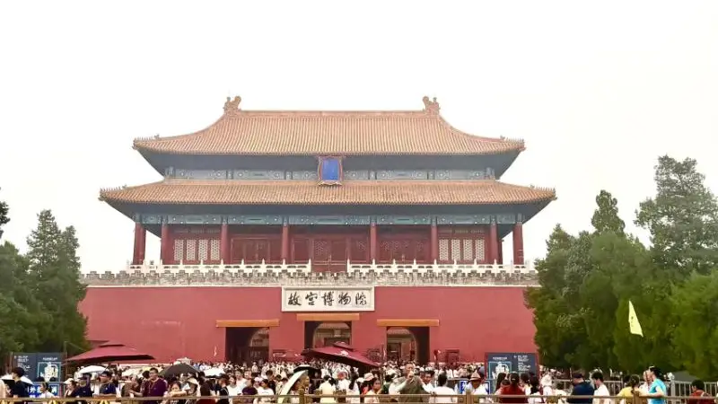 半两财经|暑期出游升温,多个热门目的地仍有300元低价机票可捡漏