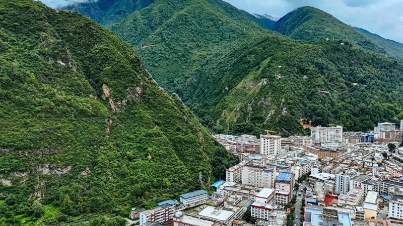 跑马山情歌绕耳畔,木格措海子映雪山——康定深度旅行攻略