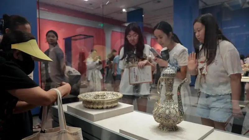 俄罗斯皇室瑰宝首展武汉,彼得大帝至叶卡捷琳娜二世珍品亮相