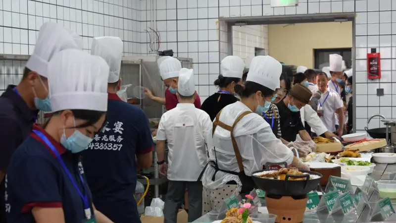 松阳煨盐鸡创意比拼开赛 共富烟火味里见匠心