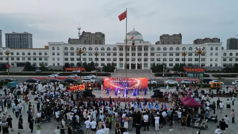 科右中旗第十六届图什业图广场文化节顺利举办