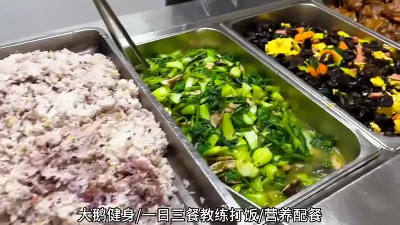 营养师为孩子搭配每日科学餐食