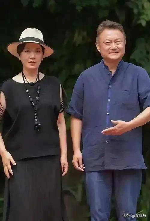 欧阳奋强：娶18岁初恋生一子，28岁儿子夭折，他晚年生活过得咋样