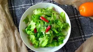 一道家常素菜,大火一炒,清脆爽口又开胃,五分钟就能上桌
