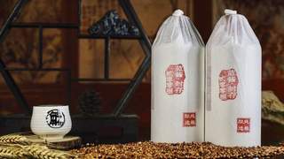 家里翻出十年前的白酒，还能不能喝？先看瓶子上有没有这行字