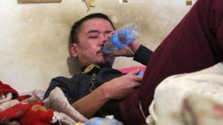 中国白酒界“高手”：一人将8人喝死，一人用铁链锁住自己戒酒