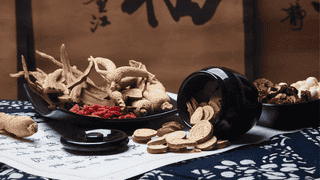非遗传承人周贤良发掘天麻酒古法 复方天麻益阴酒成甲类非处方药