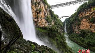 贵州兴义马岭河峡谷：瀑布群与壮丽风光的完美结合