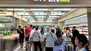 新鲜零食赛道升温：原生品牌、传统零食龙头与跨界玩家混战
