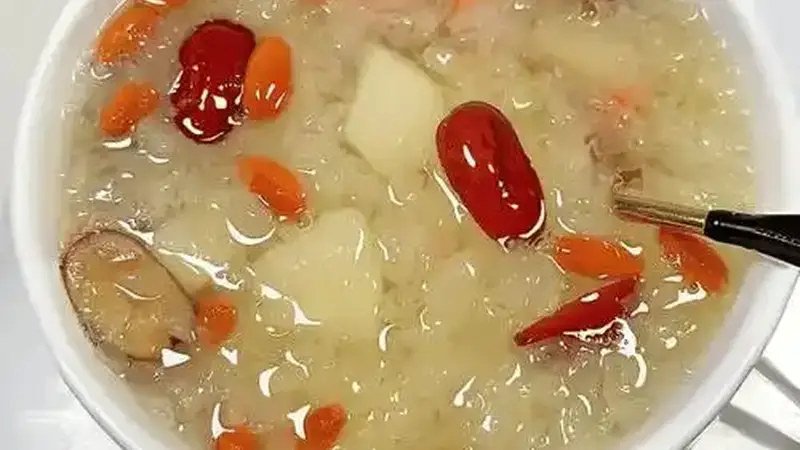 夏日两款银耳汤 防暑助眠正当时