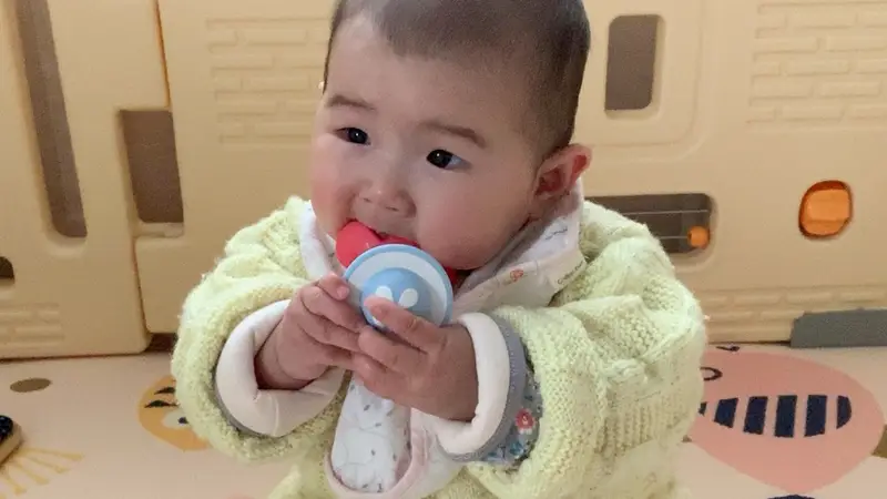 宝宝出牙期喂奶咬人？破解妙招速看