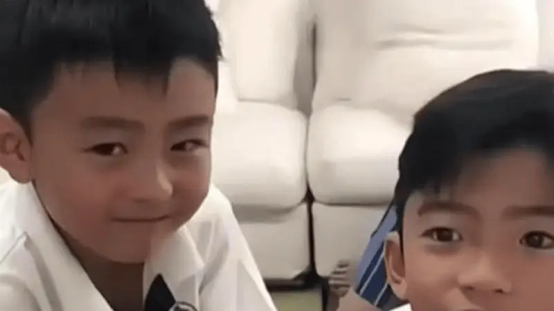 谢贤丧后张柏芝送Lucas赴澳 机场惜别显孝行