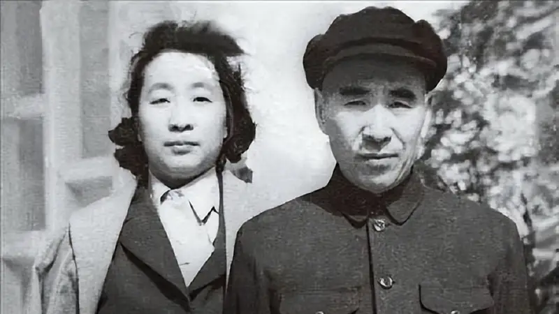 1971年坠机后林彪遗物现小册子 主席见后悲痛落泪