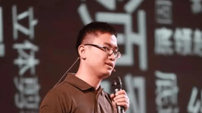 清华学霸退学创业做战术男装，年入十八亿硬控中产男性