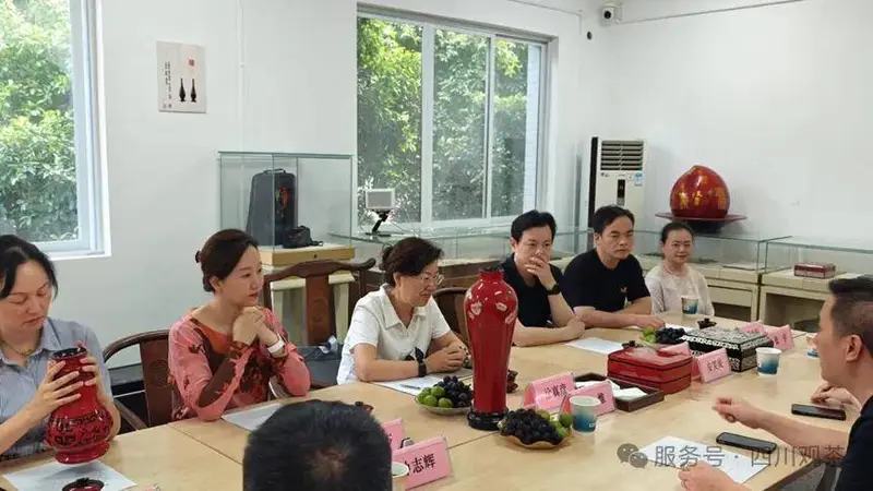 少城街道及成都茶行业工会赴大旗茶馆调研 探索茶文化阵地建设新路径