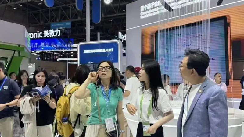 AI时代出海怎么做?清华MBA到链博会现场寻找答案