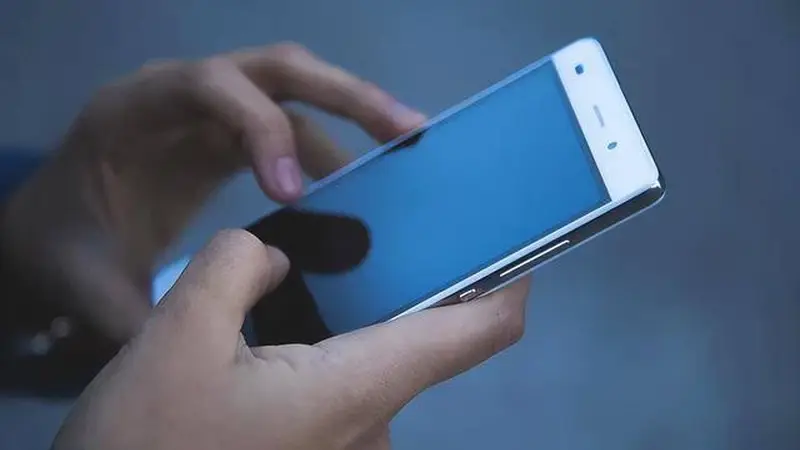 和已故的人“再说一次话”:AI幽灵技术正在改写人类的悲伤方式