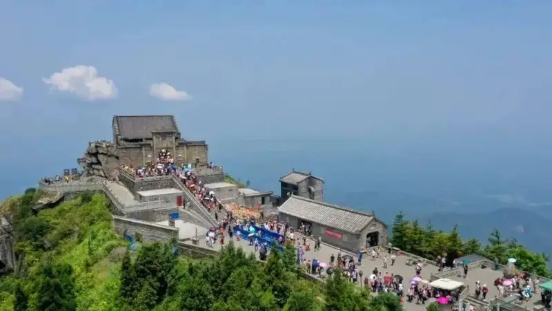 南岳衡山祝融峰7月20日上午临时管制,部分时段停售门票车票
