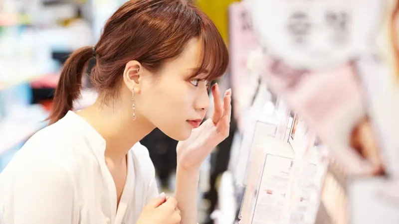 超七成00后买美妆先问AI 六成称AI助理性消费