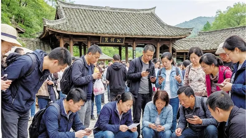 景区用游客肖像牟利引争议 三亚跟拍推销暗藏隐私隐患