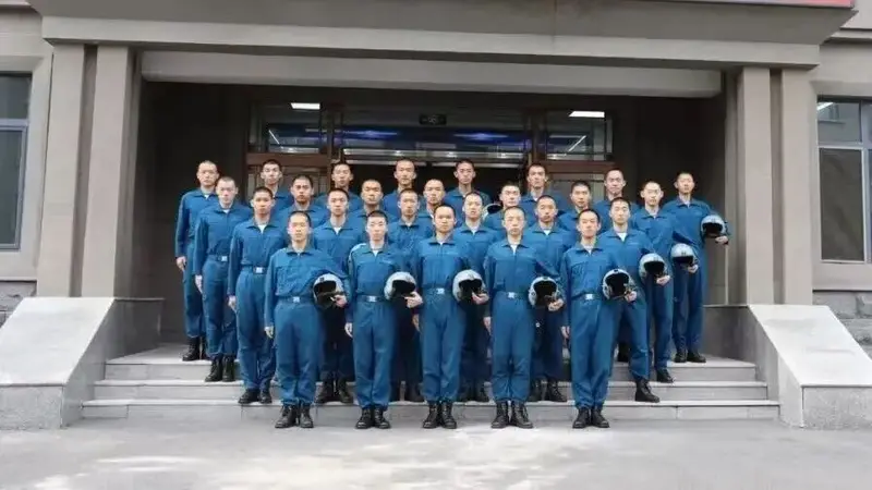 吉林实验航空实验班出飞率81.5% 全国青航校居首 22名学子搭乘鲲鹏赴空军航空大学