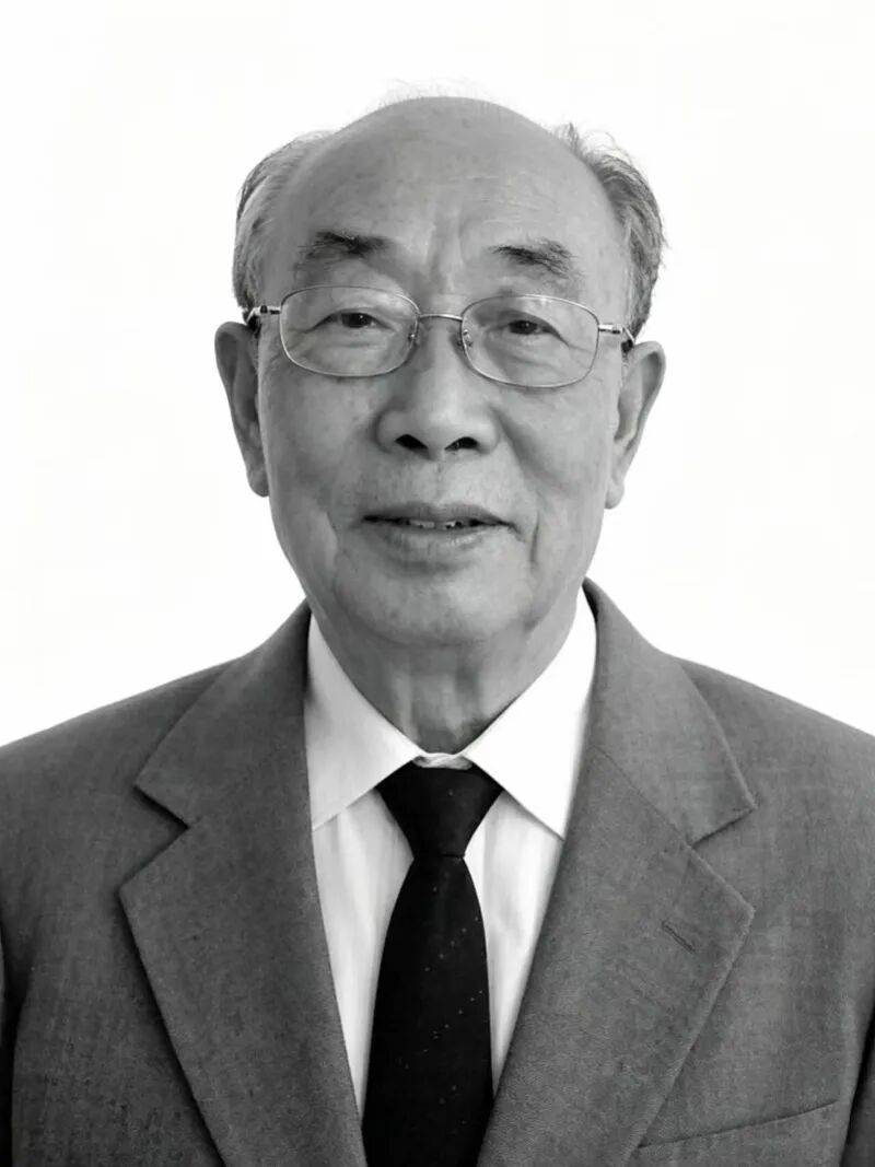 唐作藩今天凌晨逝世，毕业于中山大学