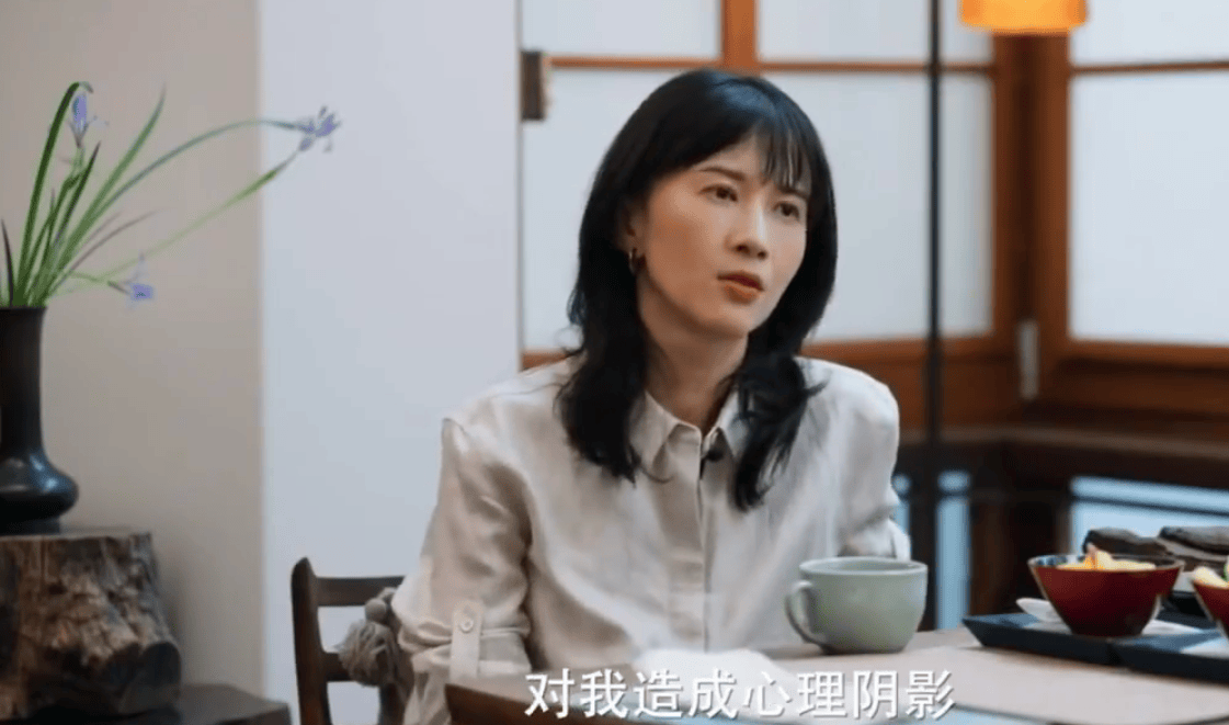 papi 酱坦白原生家庭隐痛：父母吵架，比离婚更伤人