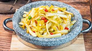石锅菜系在餐饮中的应用与选型要点分析